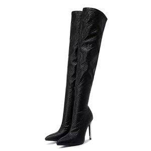 BLACK FAUX LEATHER KNEE HIGH/THIGH HIGH BOOTS SIZE 40 BRAND (KELOLA DS)